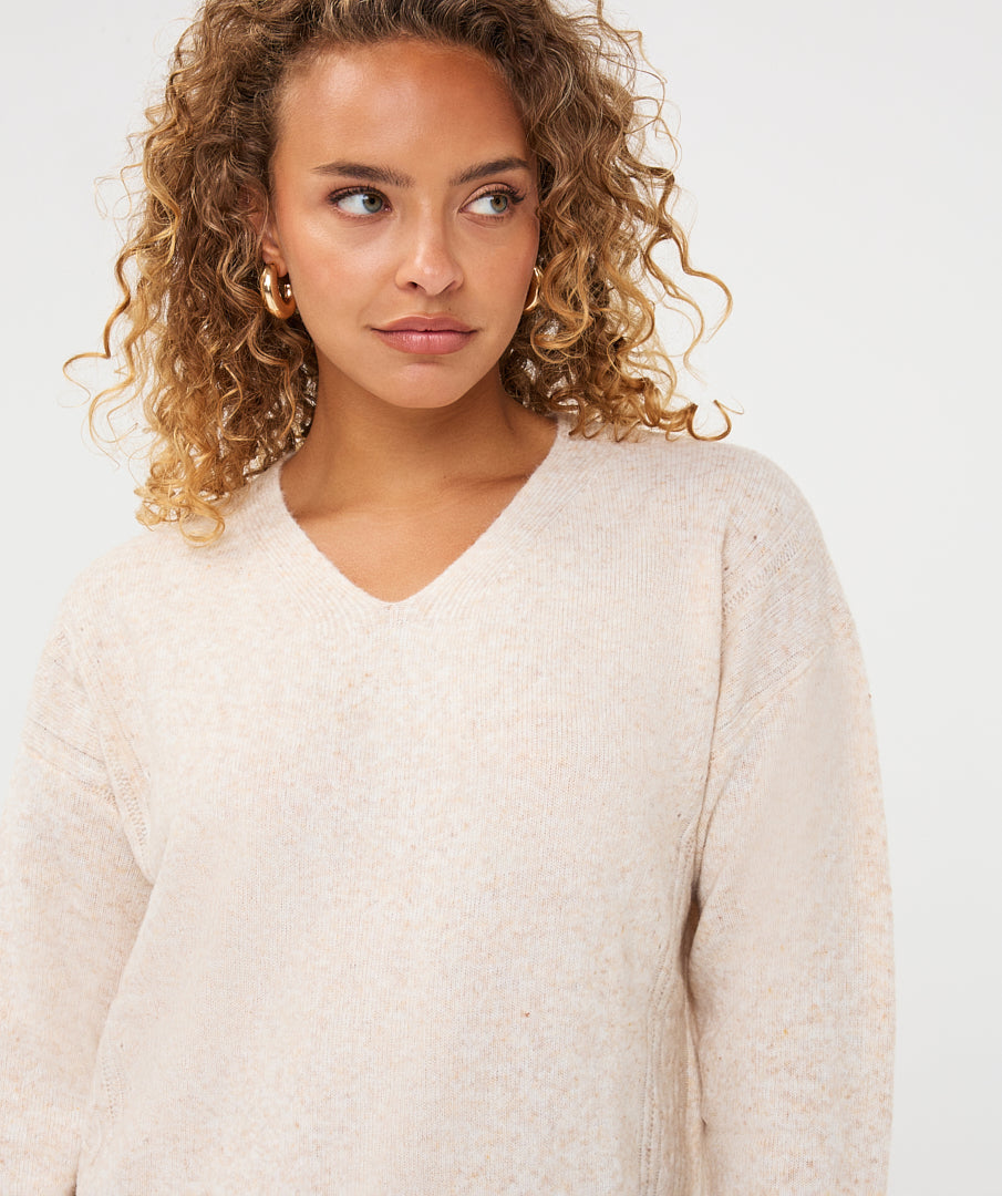 EsQualo Cable Knit V-Neck, Biscuit